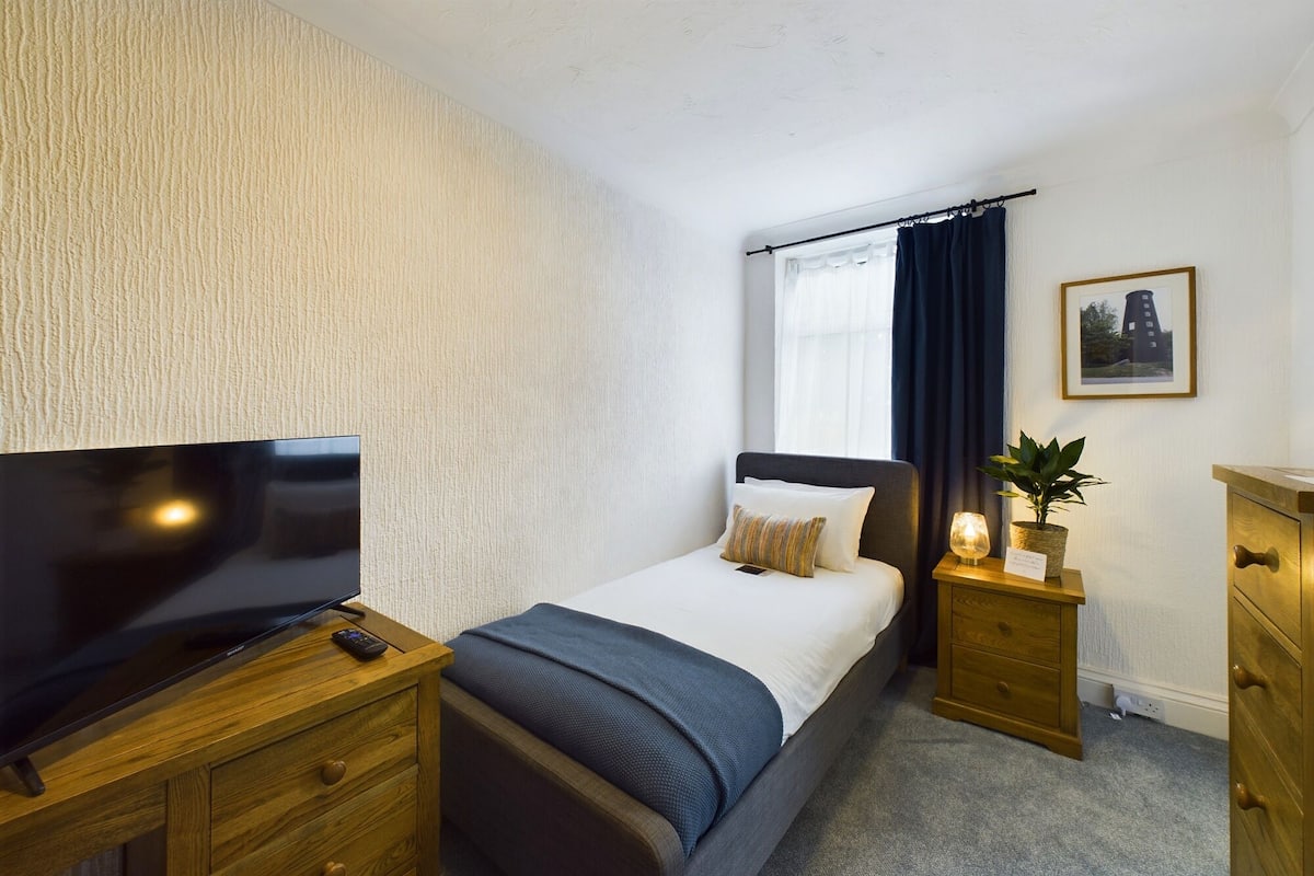 Standard Single Room, Garden View