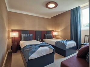 Executive Twin Room, Garden View | Premium bedding, individually decorated, individually furnished