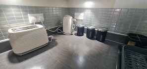 Interior - Apartment - located in Southall 1 Double bedroom with additional bed if required (Southall)