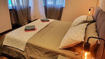 1 chambre, fer et planche Ă repasser, Wi-Fi, draps fournis