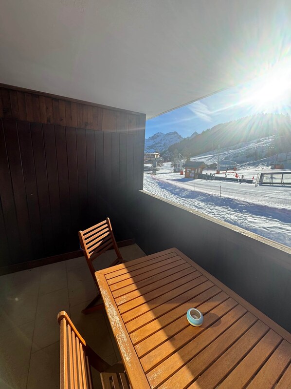 Outdoor dining - Appartement au pied des pistes Praloup 1600 (Uvernet-Fours)