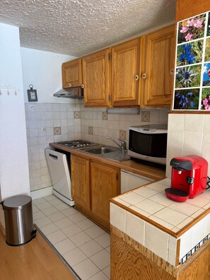 Fridge, microwave, oven, dishwasher - Appartement au pied des pistes Praloup 1600 (Uvernet-Fours)