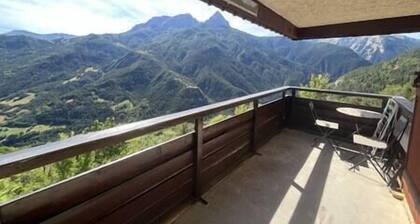 Studio avec magnifique vue sur les montagnes