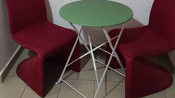 Classic Apartment | In-room dining