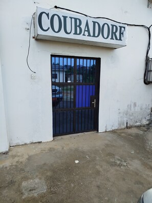 Fachada de la propiedad