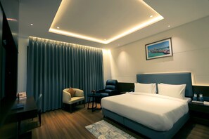 Superior Double Room | Bathroom | Combined shower/tub, rainfall showerhead, free toiletries, hair dryer - Pride Elite Haridwar (Haridwar)