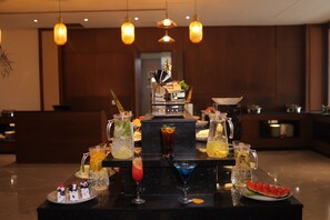 Daily buffet breakfast for a fee - Pride Elite Haridwar (Haridwar)