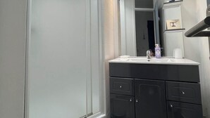 Een douche, een haardroger