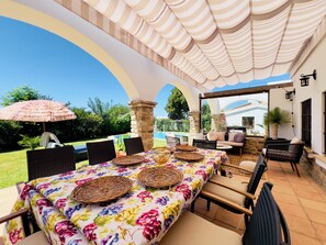 Outdoor dining - Villa with garden pool/jacuzzi near the center only families and couples (AN)