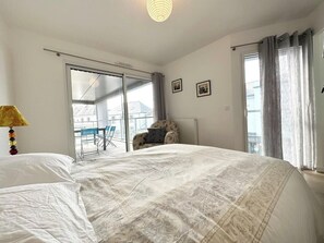 3 bedrooms, iron/ironing board, travel cot, WiFi