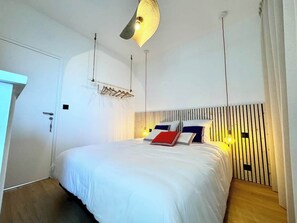 6 chambres, fer et planche à repasser, lit de bébé portatif, Wi-Fi