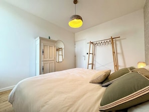 6 Schlafzimmer, Bügeleisen/Bügelbrett, Reisekinderbett, WLAN