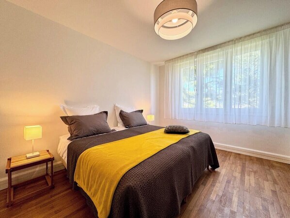 4 chambres, fer et planche à repasser, Wi-Fi