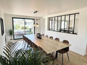 Dining - Duplex neuf Hyper Design - Piscine chauffée (Riantec)