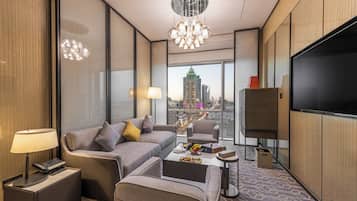 Junior Suite - Kingdom Tower View | Living area