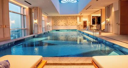 Narcissus The Royal Hotel