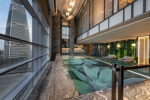 Narcissus The Royal Hotel