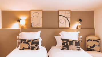 3 chambres, coffres-forts dans les chambres, fer et planche à repasser