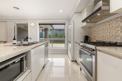 Japonica Dream - Modern Family Home, Free Wifi