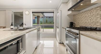 Japonica Dream - Modern Family Home, Free Wifi