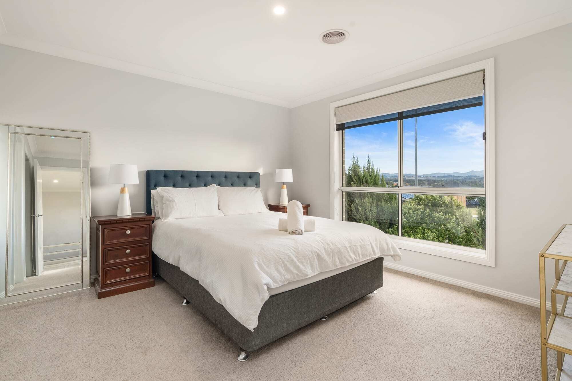 4 bedrooms, desk, iron/ironing board, WiFi