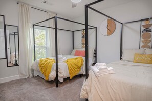 4 chambres, fer et planche à repasser, lit de bébé portatif, Wi-Fi