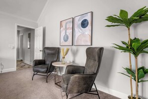 Interior - 4BR•Game Console•Grill•Backyard•Near Fort Moore (Columbus)