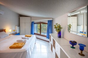 4 soveværelser, skrivebord, strygejern/strygebræt, weekendseng