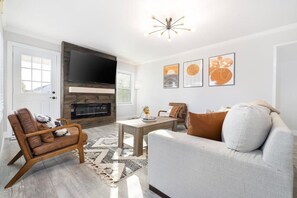 TV, fireplace