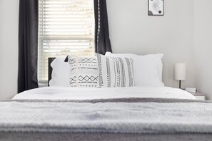 3 bedrooms, iron/ironing board, WiFi, bed sheets