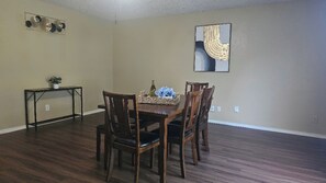 Dining - ENTIRE HOME | 4BR | 2.5BA | Converse | Near Randolph AFB (Converse)