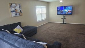 Smart TV, offices - ENTIRE HOME | 4BR | 2.5BA | Converse | Near Randolph AFB (Converse)