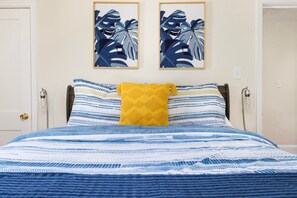 4 habitaciones, tabla de planchar con plancha, wifi y ropa de cama 