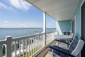 Property grounds - Fully Renovated 2 Bedroom, 2 Bath Bayfront Condo (Ocean City)