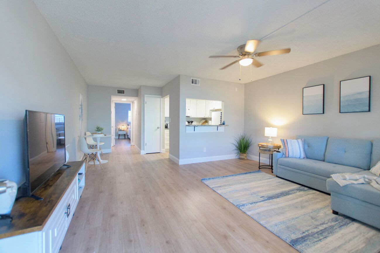 Gulfport Landing #2: Spacious 1/1 Apartment