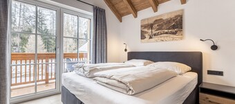 Chalet Speiereck 1 Mountain Nest Rentals Bedroom with mountain view