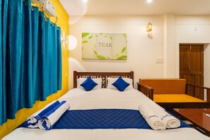 Grand Villa | 4 bedrooms, Egyptian cotton sheets, premium bedding, desk - Teak Leaf Resort Swimming Pool Indoor Games Restaurant (Marakkanam)