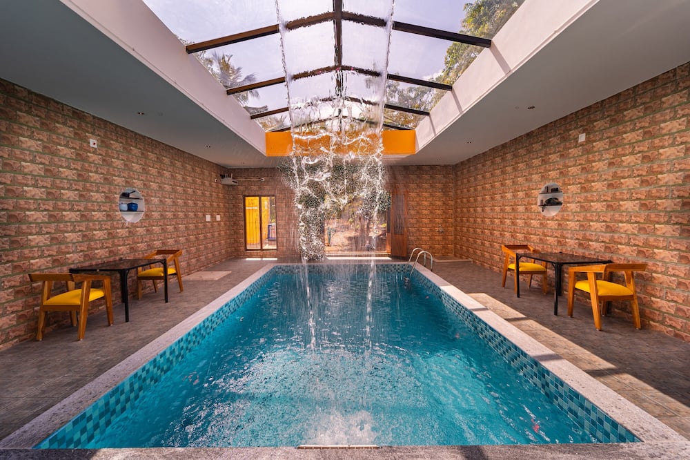 Teak Leaf Resort Swimming Pool Indoor Games Restaurant