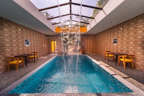 Teak Leaf Gateway Resort