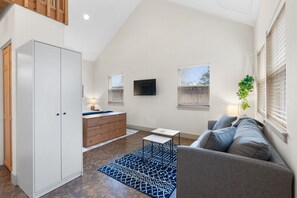 Smart TV - Enchanting Grapevine Alley (Fort Collins)