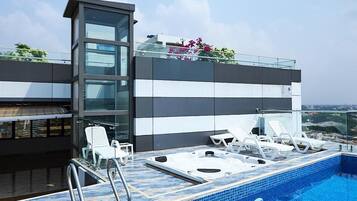 Piscine extérieure