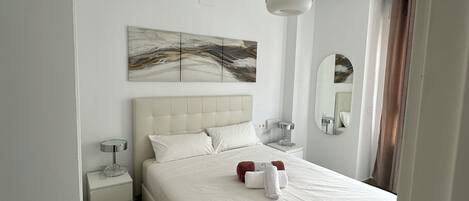 1 bedroom, bed sheets