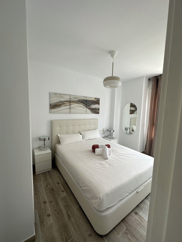 1 bedroom, bed sheets - Apartamento en Fuengirola A (Fuengirola)