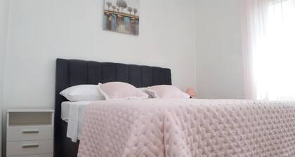 Room in Apartment - Charming Apartment Venilia Blue, Sleeps 4