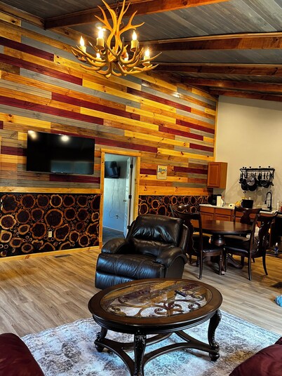 Modern cabin. Close to everything. Pet Friendly! Your home away from home!