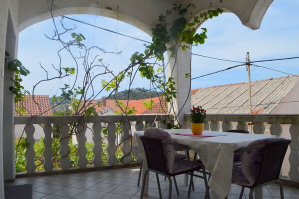 Appartamento, 1 camera da letto, balcone, vista oceano | Balcone