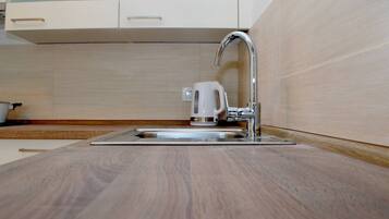 Apartment, 1 Bedroom, Balcony, Ocean View | Interior