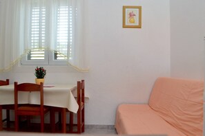 Apartment, 1 Bedroom, Balcony, Ocean View | Living area