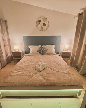 2 slaapkamers, een strijkplank/strijkijzer, wifi, beddengoed