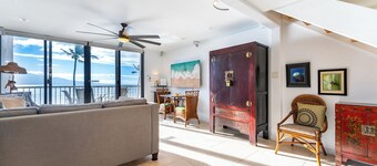 Beautiful Oceanfront Condo with Stunning Views in the Heart of Maui!